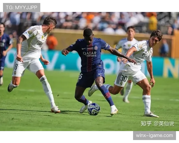 巴黎圣日耳曼管理危机爆发,战术体系混乱拖垮巨星,豪门地位摇摇欲坠! 巴黎圣日耳曼管理危机爆发,战术体系混乱拖垮巨星,豪门地位摇摇欲坠!