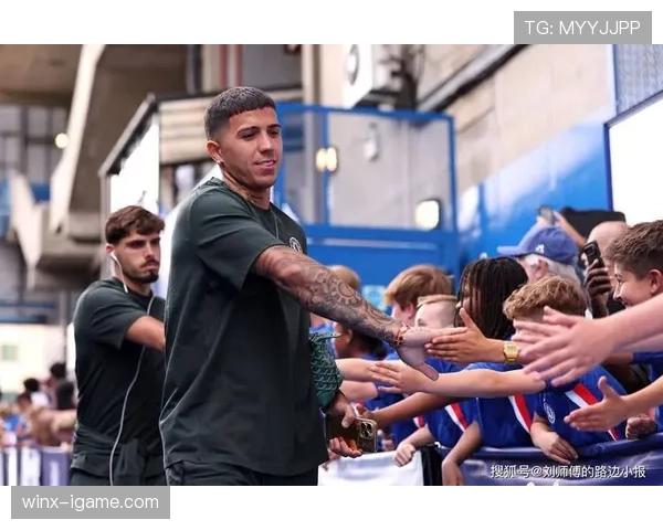 德容 vs 恩佐·费尔南德斯：中场组织能力差距在哪